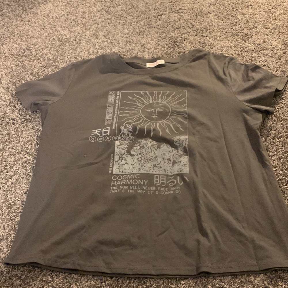 Brand new never worn t-shirt from Romwe